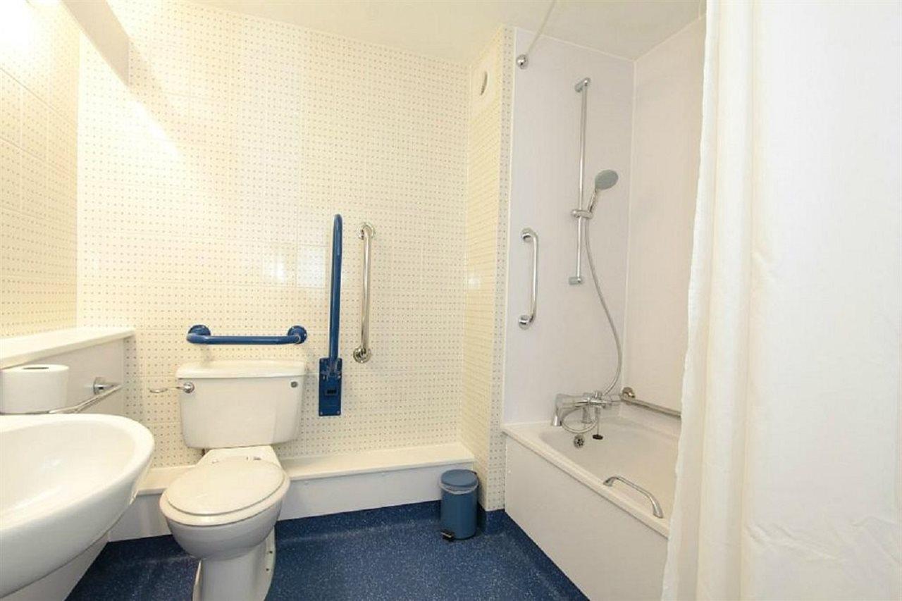 Travelodge Ipswich Stowmarket Haughley Екстер'єр фото